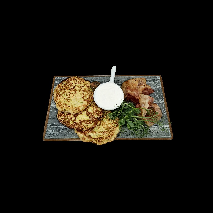 ДРАНИКИ КАБАЧКОВЫЕ С БЕКОНОМ И СМЕТАНОЙ
